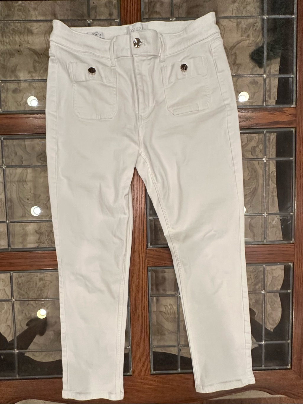 White House Black Market Slim White Stretch Skinny Jeans